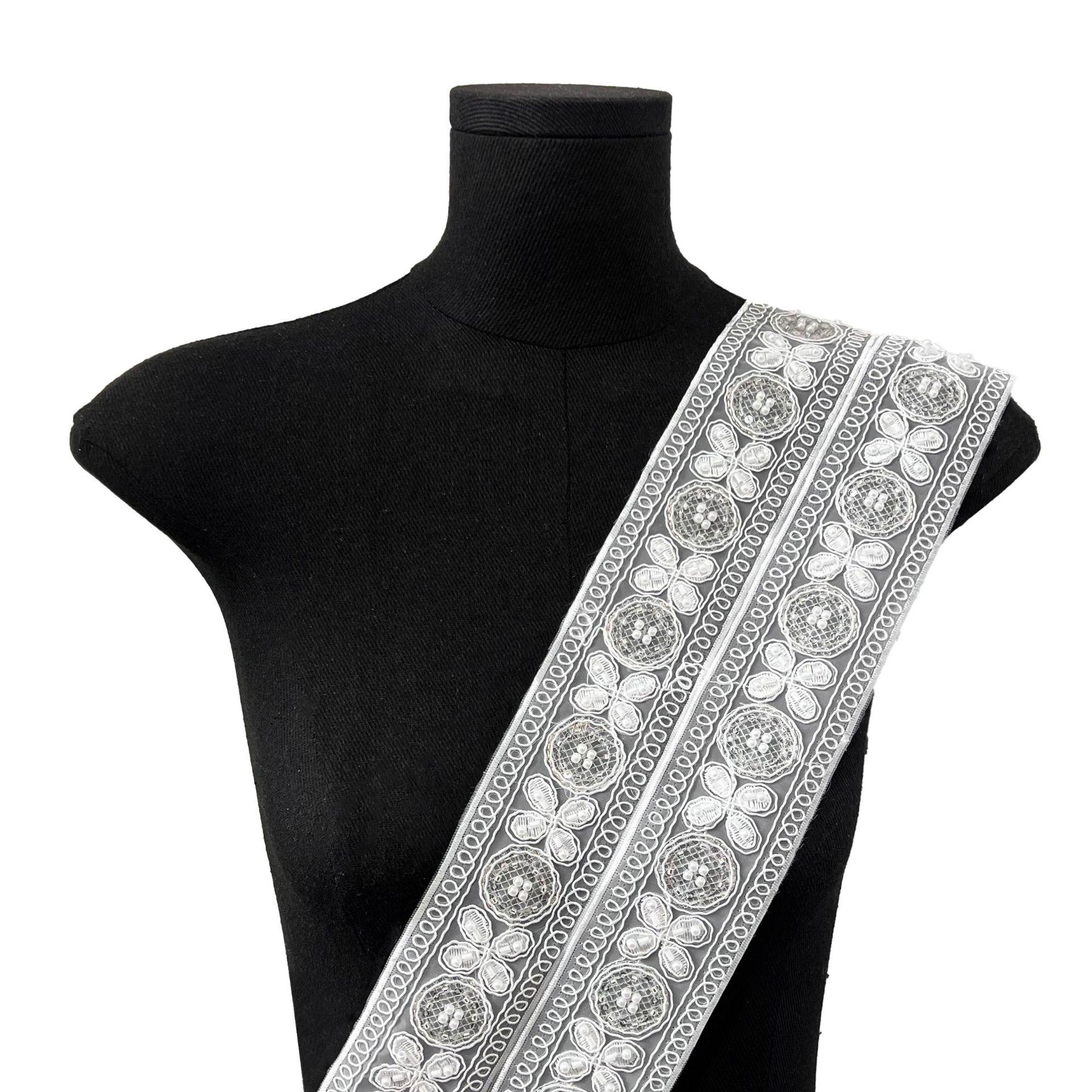 

5,5 см Белый Ручная вышивка бисером Штрих-код Одежда Манжеты Вырез горловины Аксессуары для украшения окна Кружевные аксессуары TYL1002 white one size