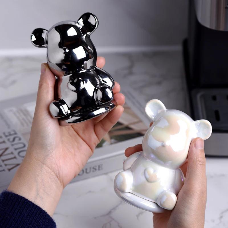 1 Piece of Ceramic Toothpick Holder, Cute Shaped Cotton Toothpick Holder with a Caring Teddy Bear, Fashionable Home Decoration,