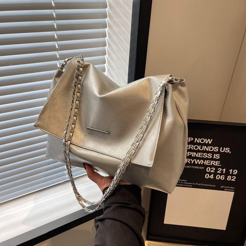 Large-capacity Bag Women's 2025 New Niche Versatile High-quality Texture Shoulder Commuter Chain Messenger Bag Tote Bag