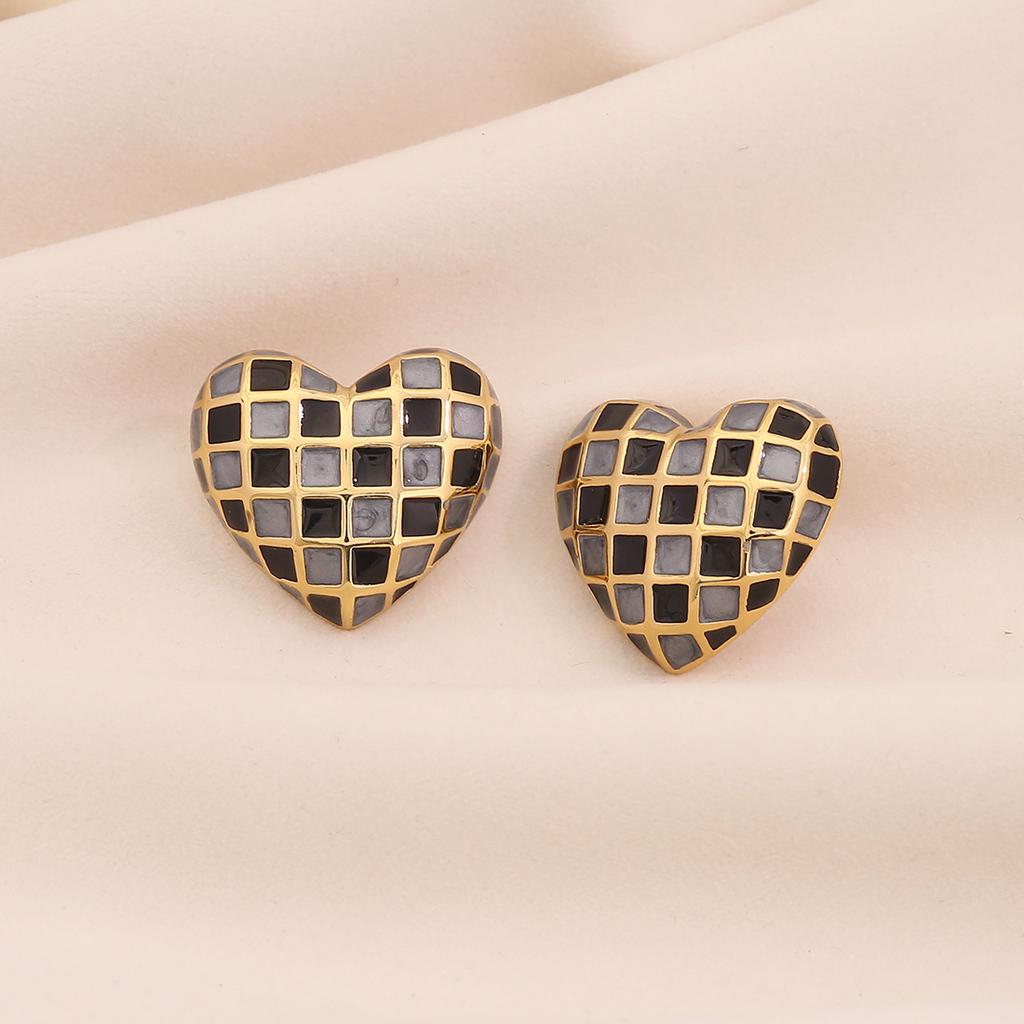 3D Heart Checkered Stud Earrings for Women, Minimalist Versatile Cool Style Ear Jewelry