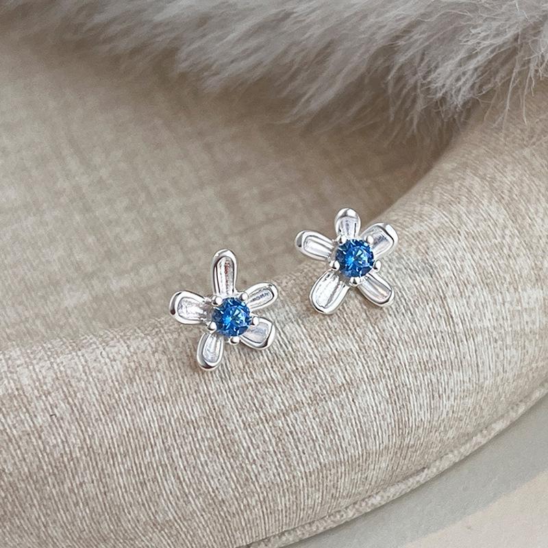Versatile Blue Diamond Flower Stud Earrings for Women - Fresh, Trendy, Light Luxury
