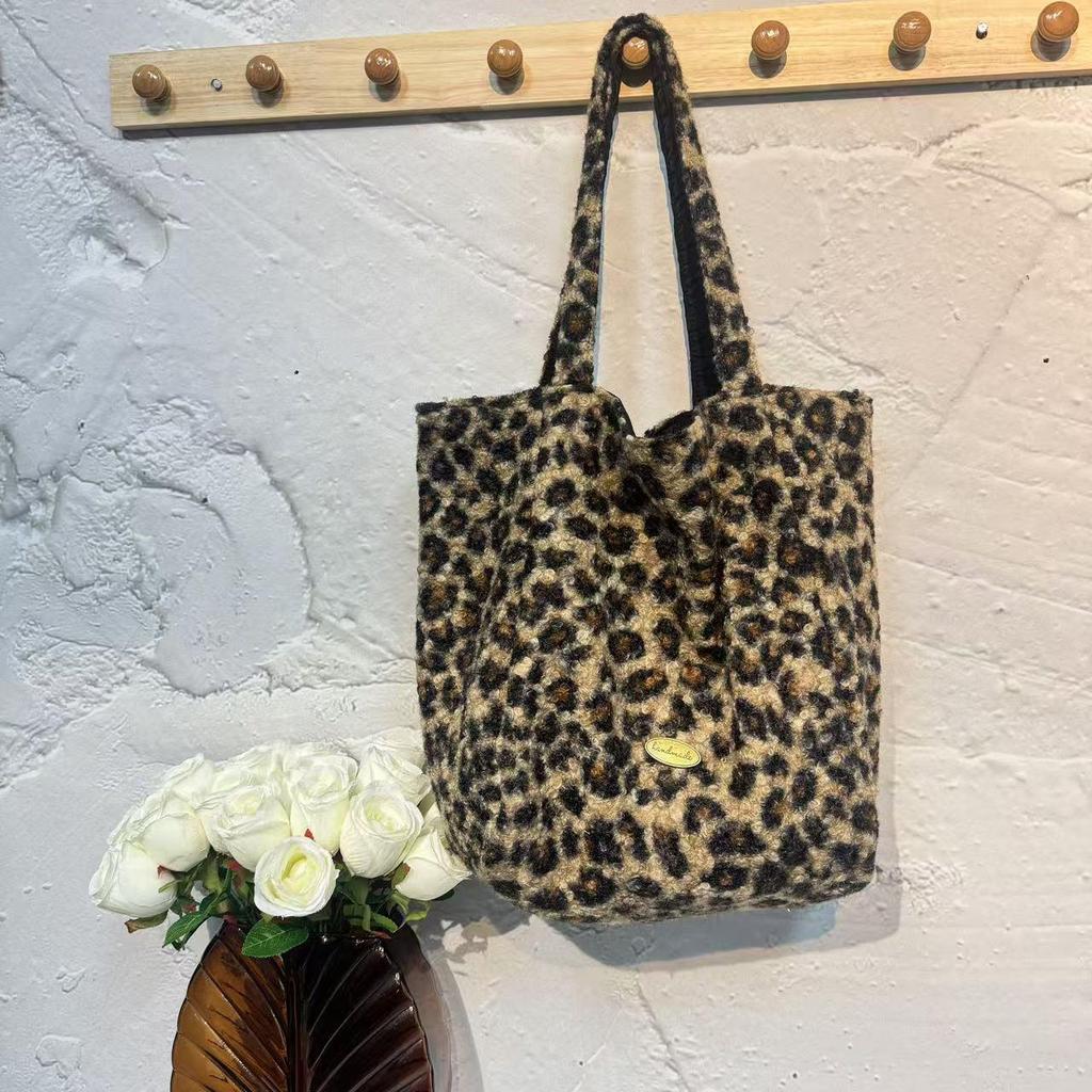 2026 New Ins Style Reversible Woolen Tote: Autumn/Winter Large Capacity Trendy Shoulder Shopping Bag