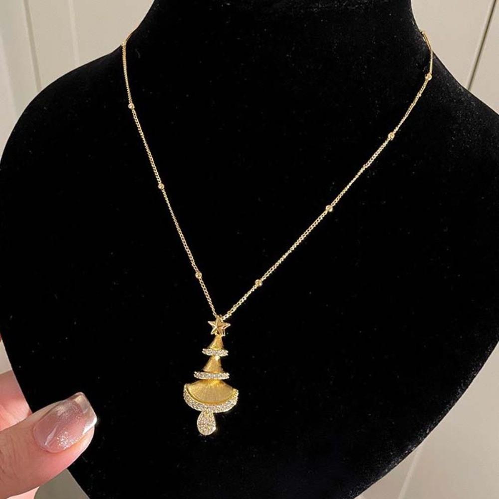 High-end Golden Collarbone Chain Luxury Exquisite Neck Pendant  Neck Accessories