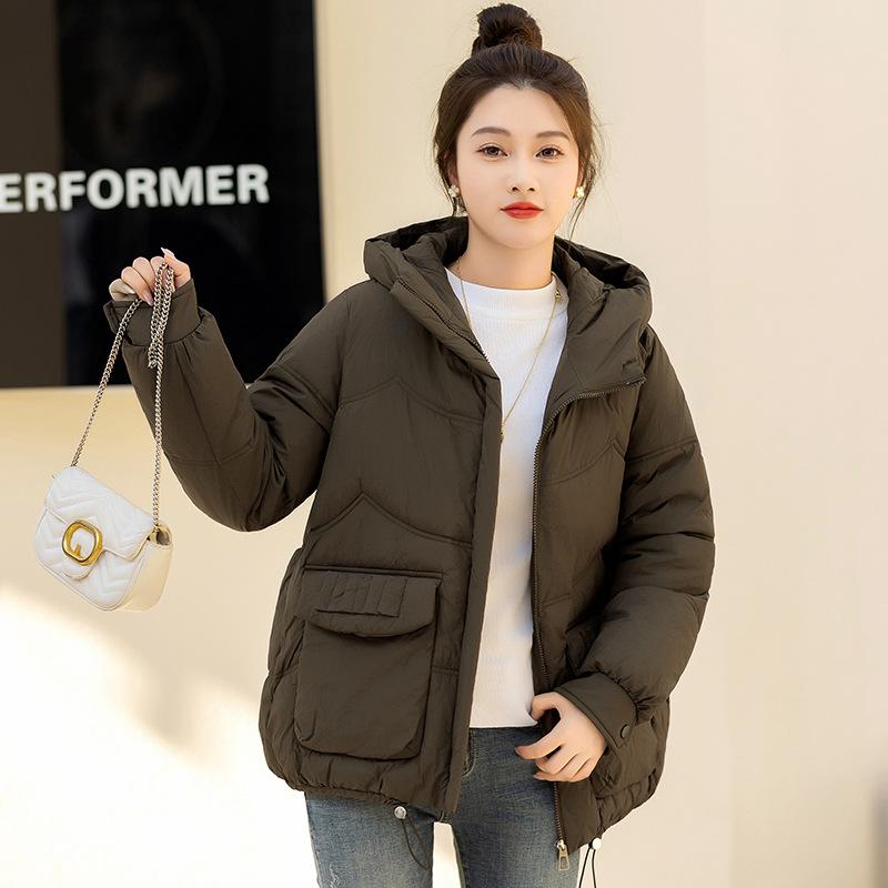 

2025 зима новая хлопковая куртка женская короткая с капюшоном утолщенная хлопковая куртка теплая и модная корейская свободная куртка-пуховик M кофейный