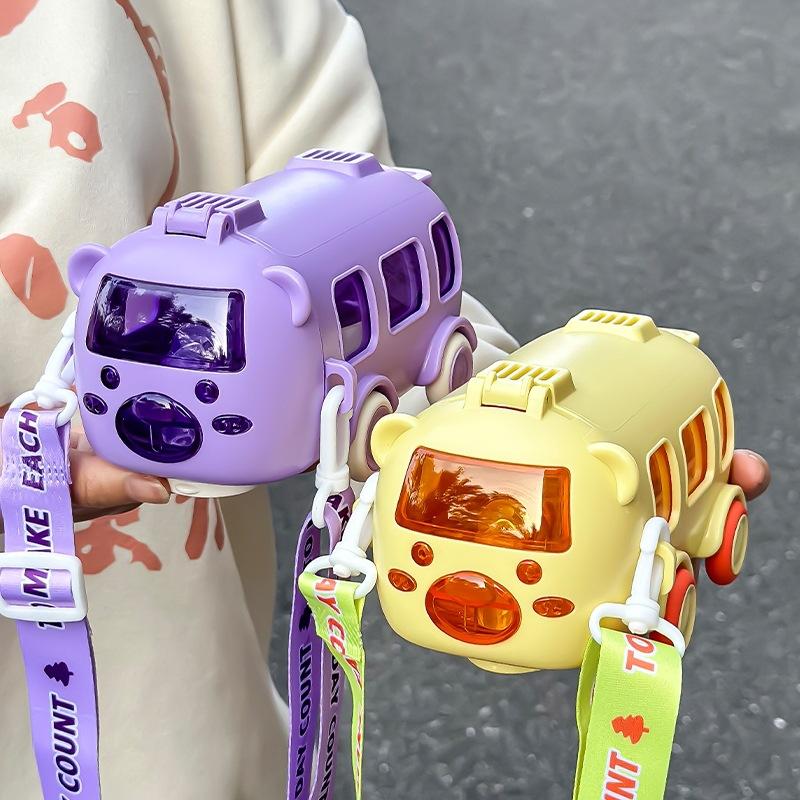 Children's water cup summer cartoon car baby bus straw cup boy kindergarten school special kettle