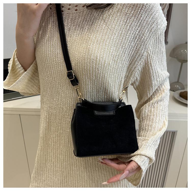 Retro Faux Leather Small Square Shoulder Bag Lock Closure Handbag for Women