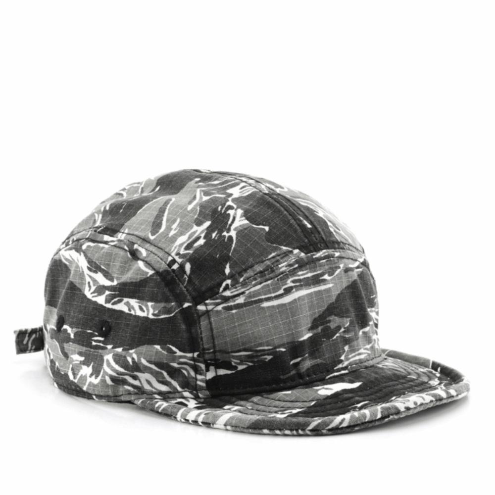 Camouflage Short Brim Caps Versatile Camp Caps Trend Outdoor Hats for Men and Women