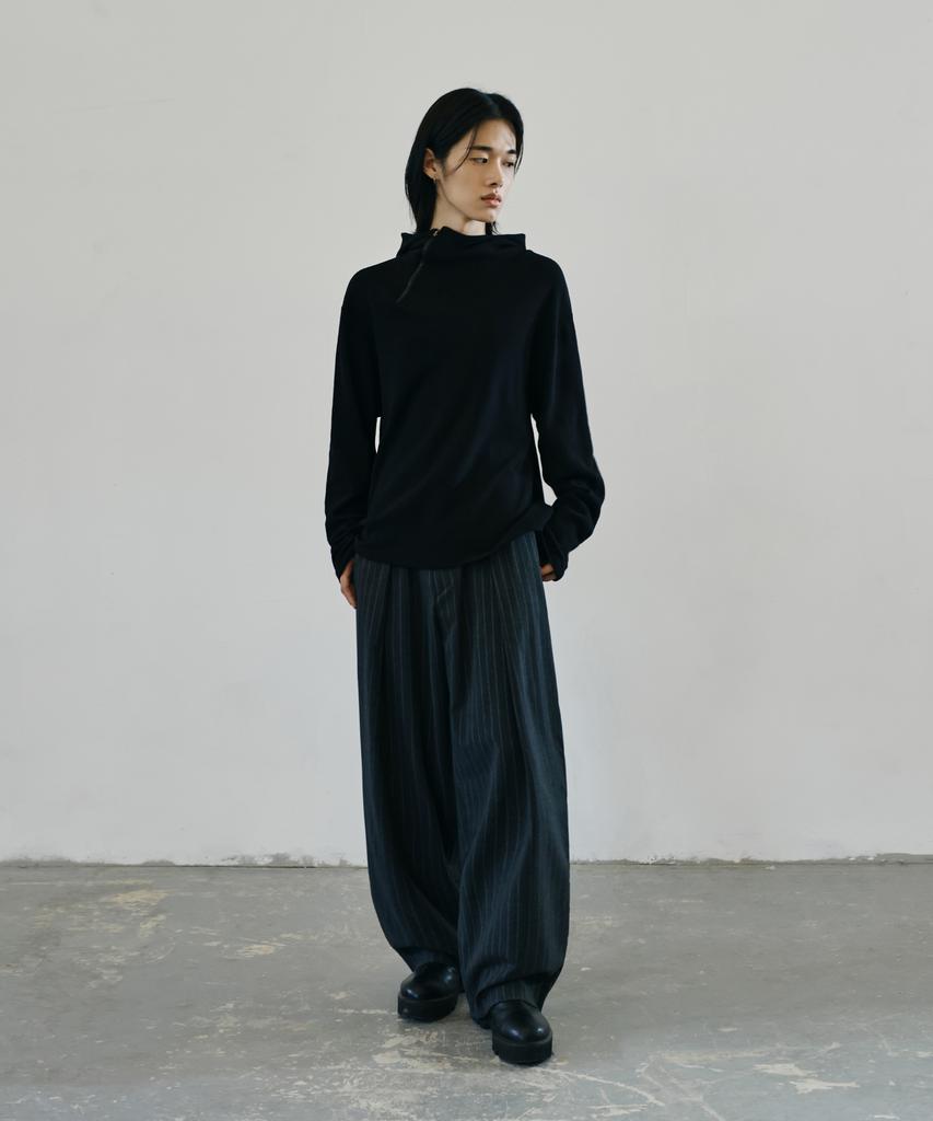 Seukeulaeteulpigsel Reverse Pleated Slacks [Charcoal Stripe]