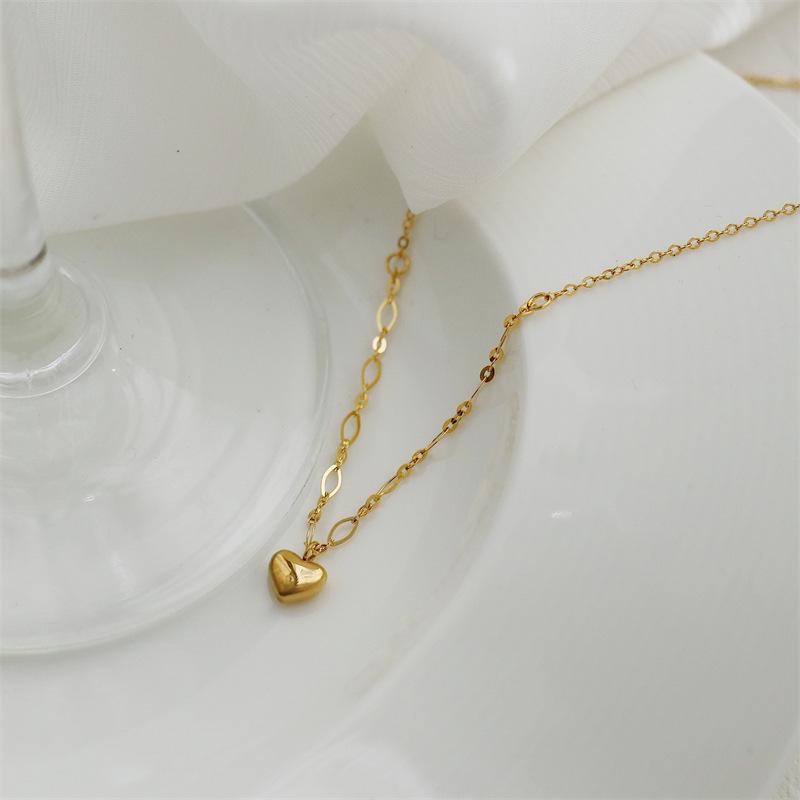 Позолоченное титановое колье-сердечко на ключицу для женщин золотой