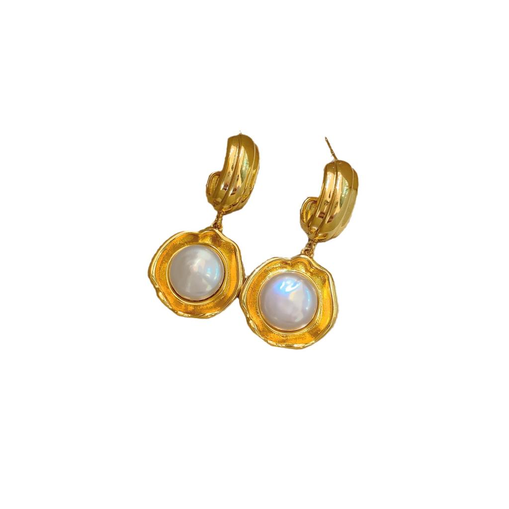 French High-End Temperament Elegant Baroque Pearl Hand-Carved Medieval Design Earrings Earrings Women