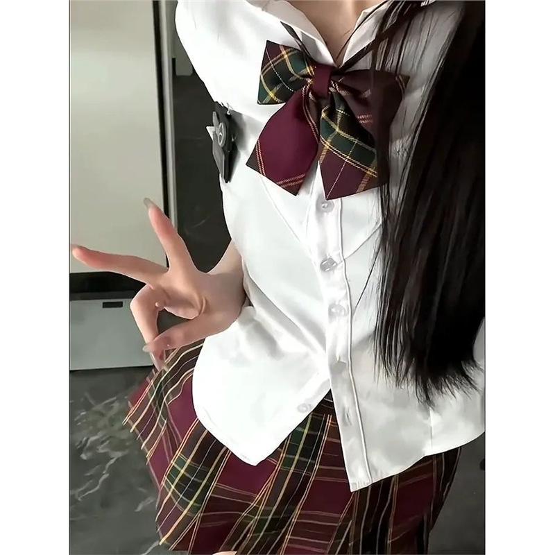 JK Style Waist-Cinching Skirt Set: Japanese-Inspired Senior Girl's Short-Sleeved Shirt with Unique Design