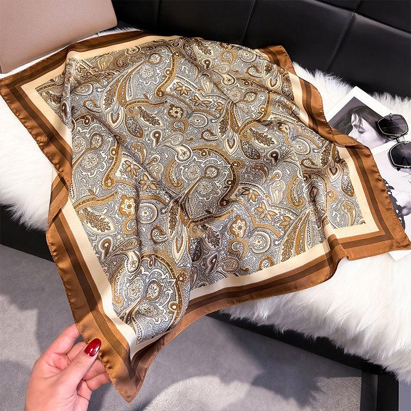 Spring Silk Scarf Fashionable Foreign Style Versatile Small Square Scarf 70Cm Decorative Scarf Sunscreen Travel Shawl Women