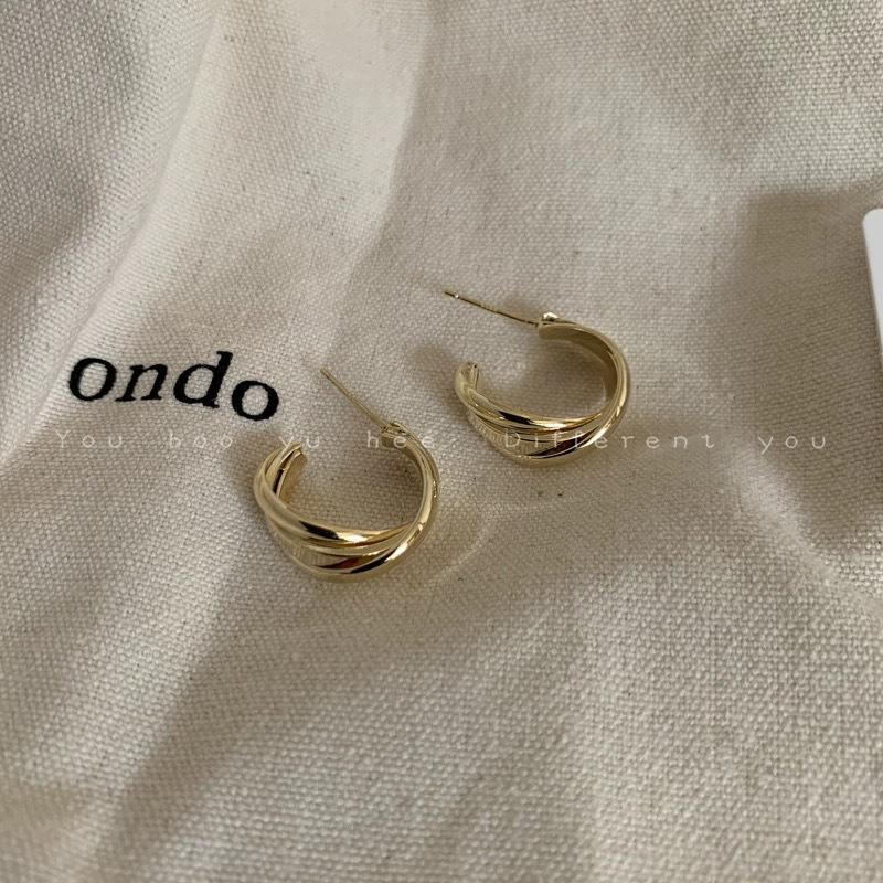 

Retro autumn and winter gold Hong Kong style circle earrings women s new high-end earrings niche design metal earrings