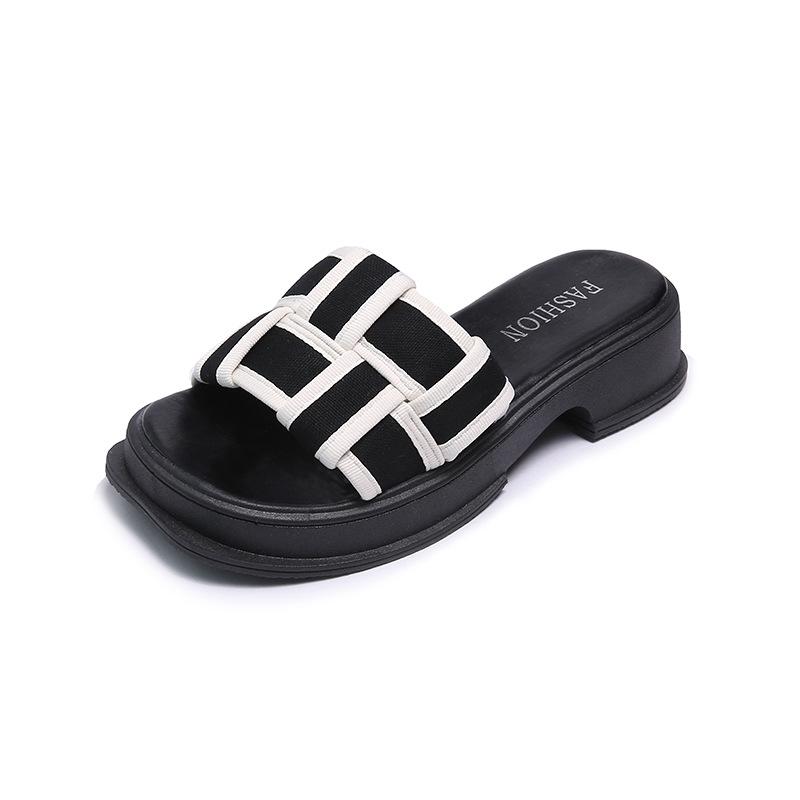 Thick Bottom Heightening Fashionable Versatile Cool Slippers Women's Outer Wear 2025 Summer New Models Step On Shit Feeling Comfortable Casual On