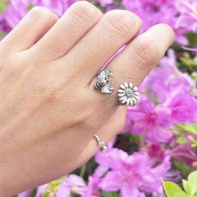 Ollia Bee Free Size Layered Gardling Fashion Ring