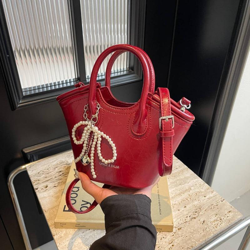 Lightweight red vegetable basket bucket bag women's new light luxury niche high-end messenger bag