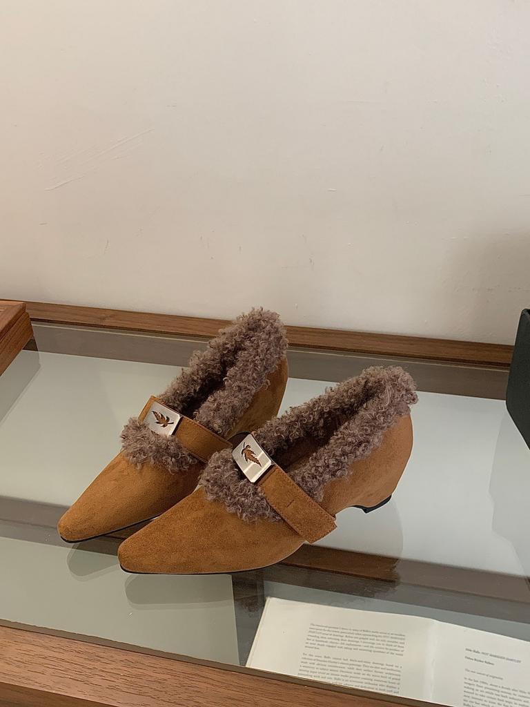 Korean version of pointed suede metal buckle with Mary Jane shoes autumn and winter fluffy light mouth single shoes