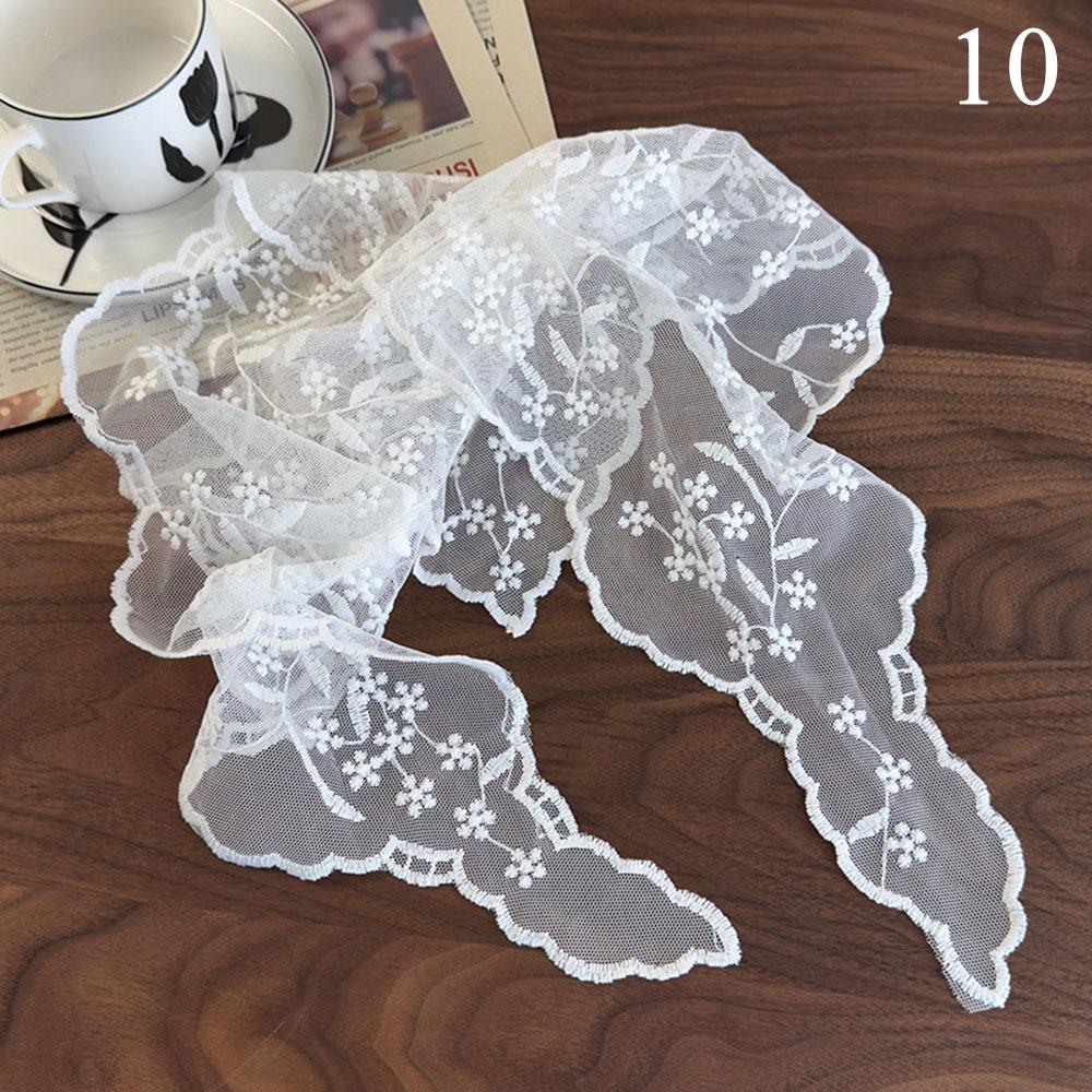 Retro Floral Lace Embroidered Triangle Headscarf Fashion Bandanas Neck Scarf White Woven Floral Hair Scarf Headband Neck Scarf
