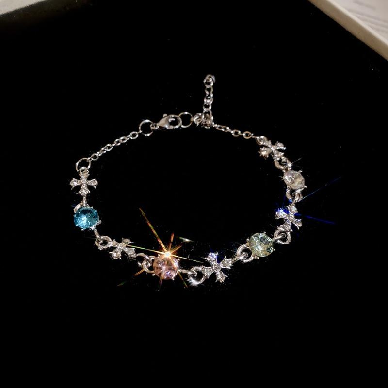 Super flash diamond-set round cross pendant bracelet, fashion versatile bracelet, exquisite light luxury high-end jewelry wholesale