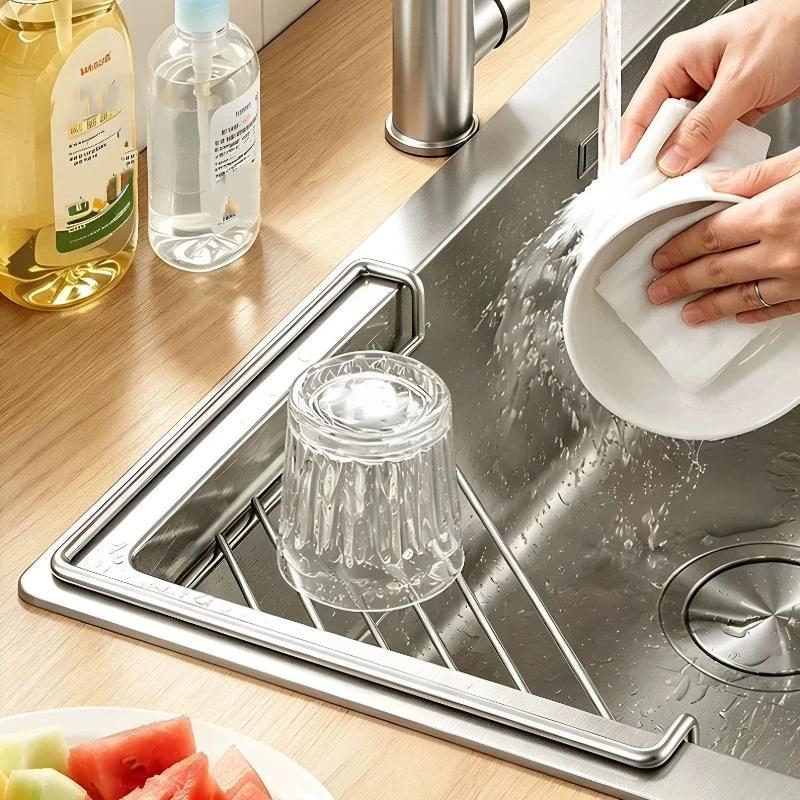 Dreieckiges Spülbecken-Abtropfgestell Edelstahl Spülbecken-Caddy Organizer Abflussbar Große Kapazität Multifunktionaler Küchenspülbecken-Organizer