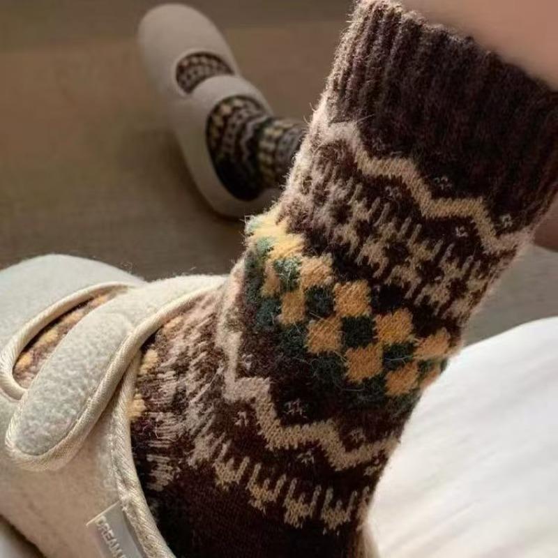 Retro Coffee-colored Socks for Women in Autumn and Winter, Ethnic Style, Thick and Warm Wool and Cotton Socks, Long Socks for Winter