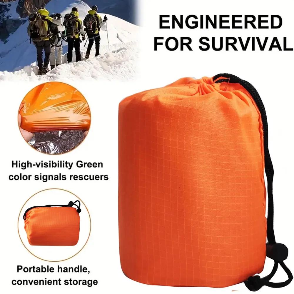 Features: Waterproof: The Outer Layer of the Sleeping Bag Is Made of Waterproof Material, Which Can Effectively Prevent Rainwate