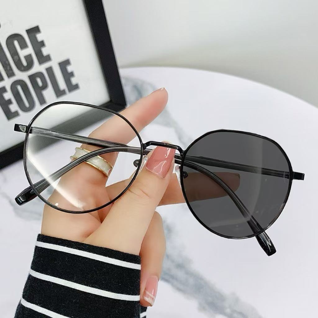 

Fashion Pochromic Anti Radiation Eye glasses For Women/Men Glass Anti Blue Ray Glasses Turning gray