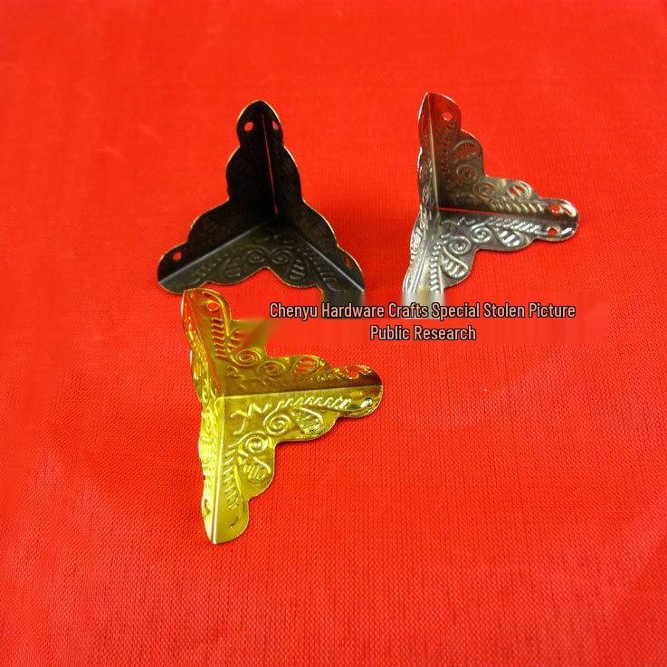 C072 Antique Iron Three-Sided Corner Protector for Wooden Wine Boxes
