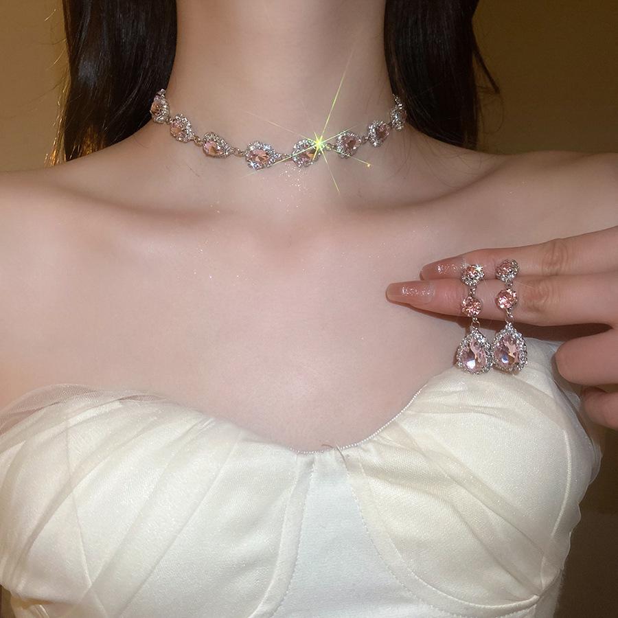 Elegante Conjunto de Joias Gota de Strass Estilo Francês: Colar e Brincos de Luxo para Mulheres