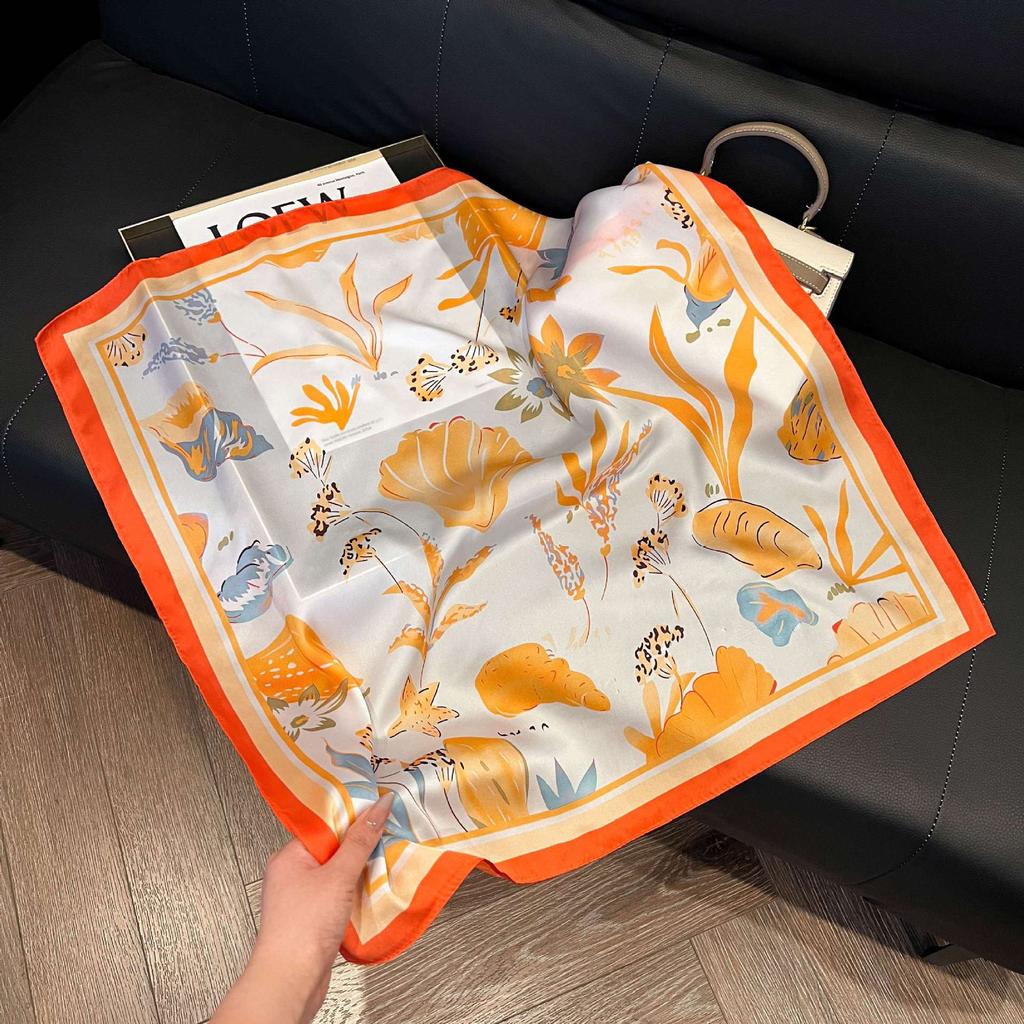 Simulated silk women's small square scarf, Korean cashew nut leopard print small silk scarf, headscarf, four-season scarf, professional scarf.