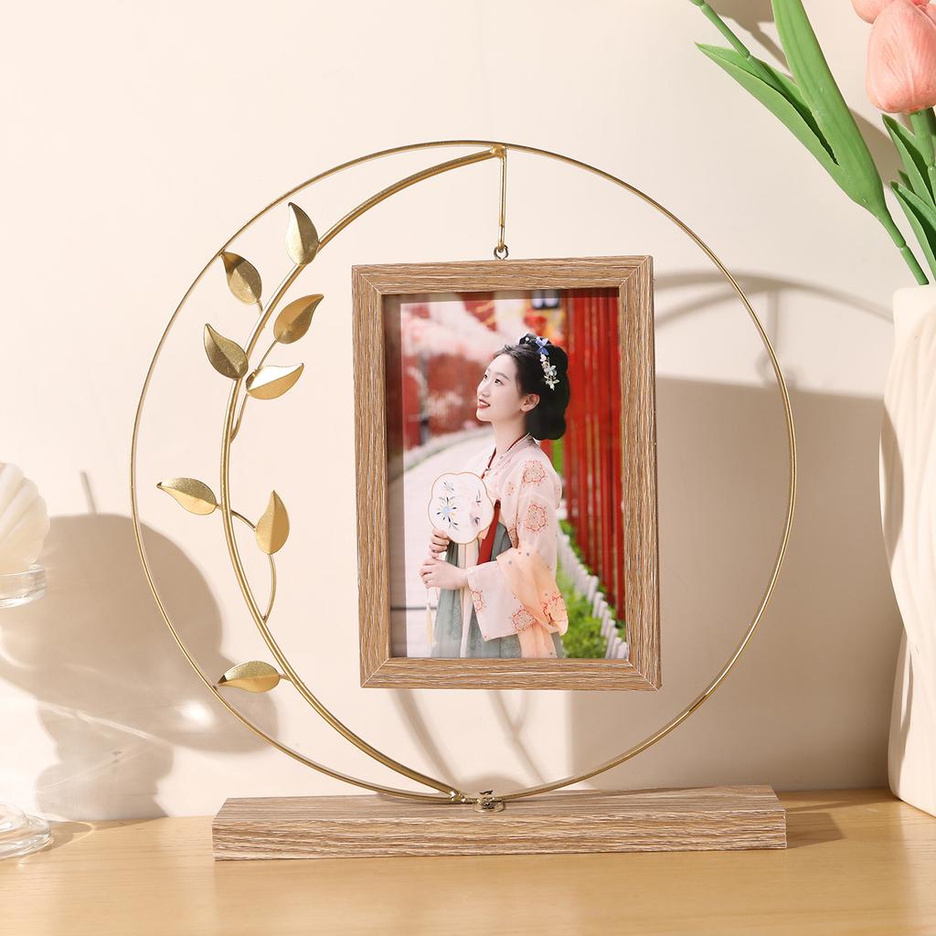 6-inch Wrought Iron Photo Frame Hollow Pull-out Design Metal Frame for Home Bedroom Desk Decoration Personal Photo Decoration