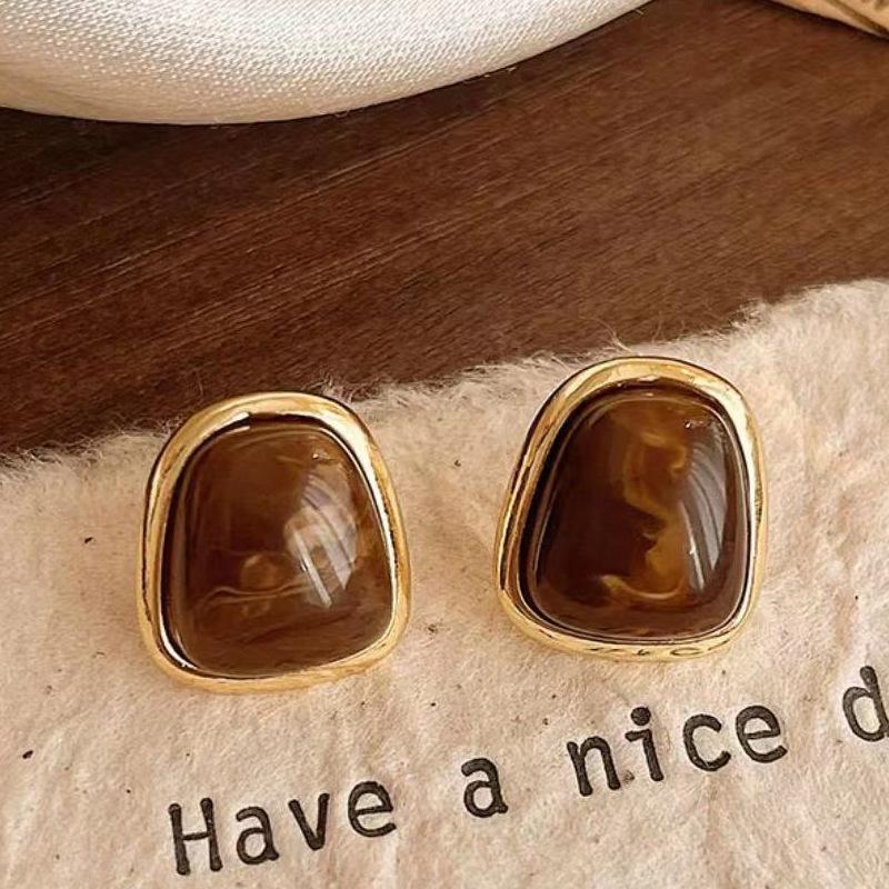 Vintage Coffee Color Square Resin Stud Earrings for Women Girls Fashion Metal Irregular Geometric Earrings Jewelry