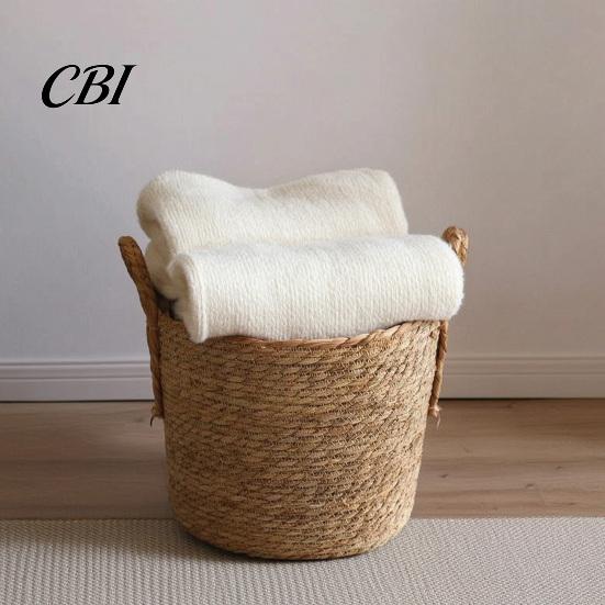 Garden Plant Display Baskets Woven Seagrass Pot with Handle, Built-in Plastic Film Lining Sustainable Straw Planters Storage Basket, Natural