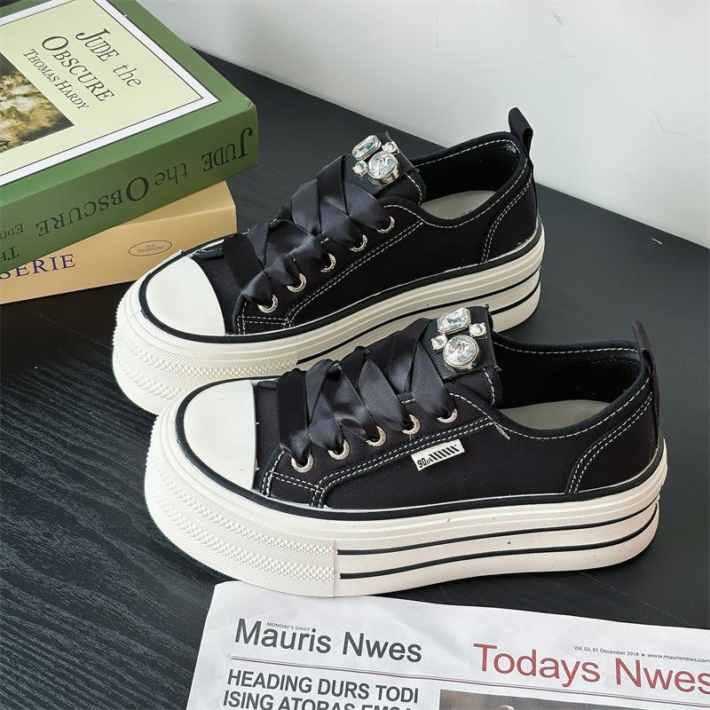 

Platform canvas shoes little white shoes women s 2025 new summer trend fashion casual versatile breathable heightening board shoes 35