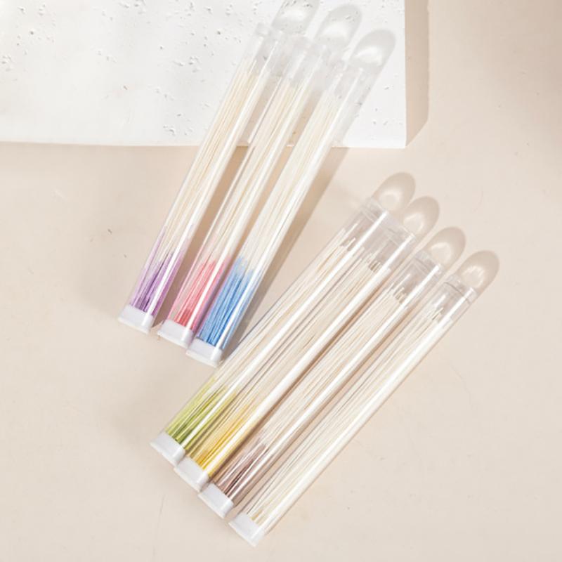 60 ks Čisticí bylinný roztok na propíchnuté uši Papírová nit Nářadí na následnou péči Sada jednorázových čističů náušnic