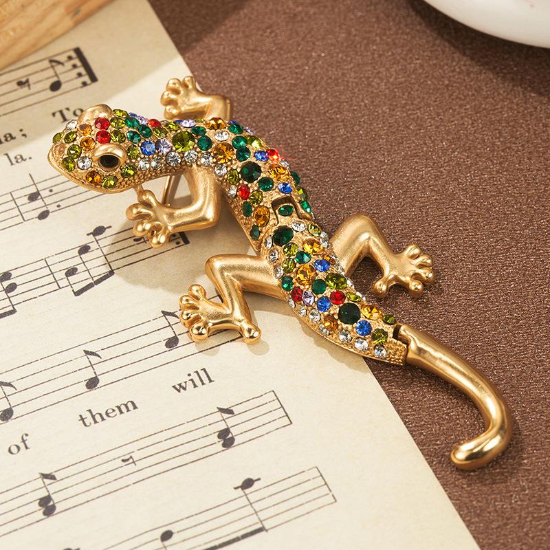 

Брошь-ящерица в винтажном стиле с цирконом: Элегантный европейский и американский аксессуар для пальто 18K