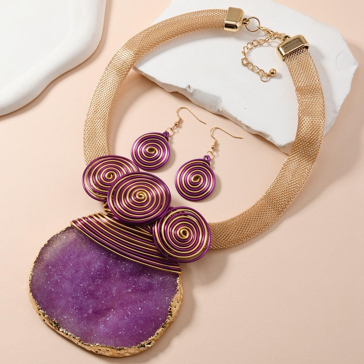 

Преувеличенный великолепный геометрический кулон из необработанной руды, цепочка на ключицу, банкетное ожерелье, набор серег для женщин фиолетовый