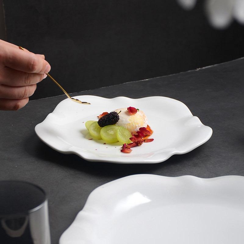 Creative White Ceramic Flower Plates Hotel Restaurant Tableware Modern Irregular White Porcelain Dinner Plates Kitchen Utensils