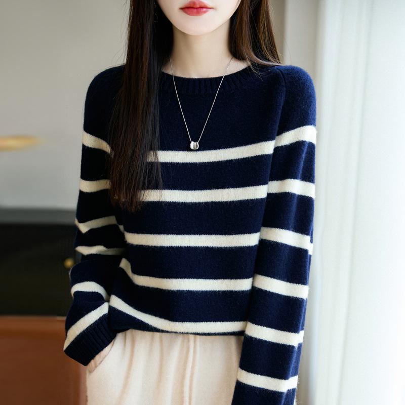 Women's Stylish Striped Loose-Fit Round Neck Wool Sweater - Soft Inner Layer for Fall & Winter