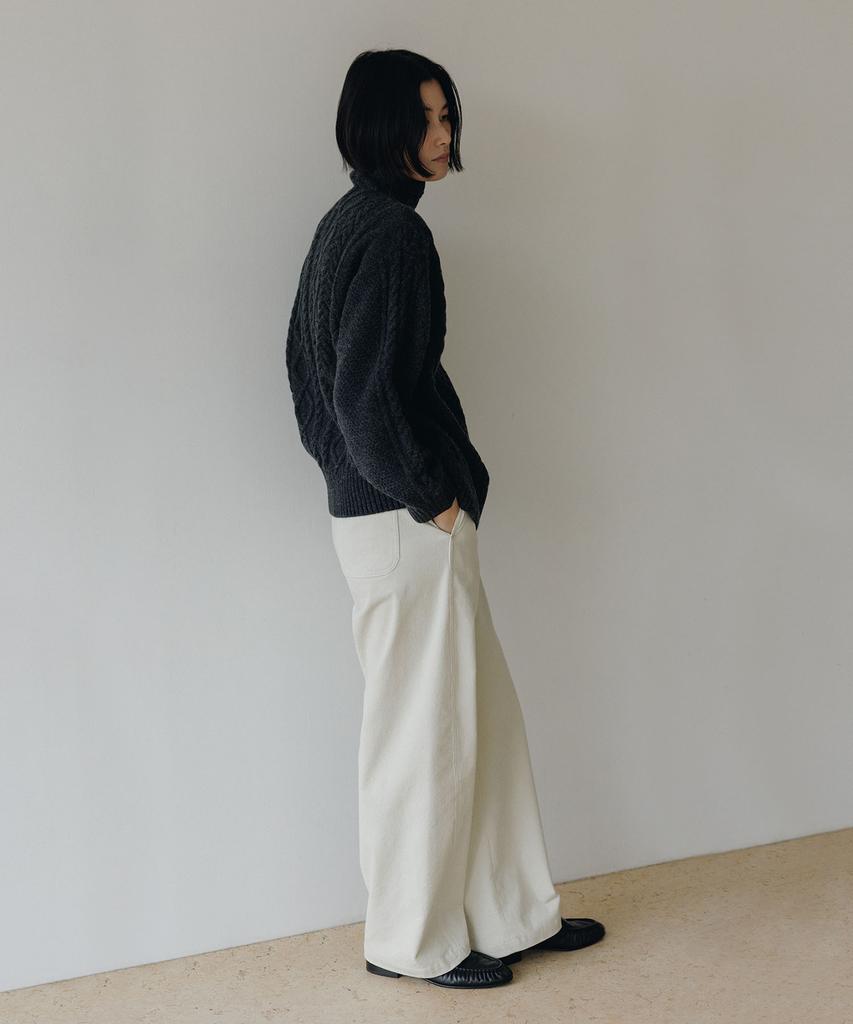 Beullaengkeulumumeon Cable Turtleneck Knit_Charcoal