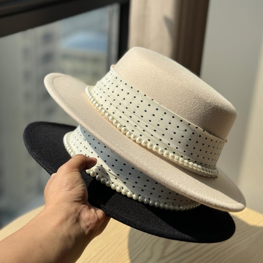 Nouveau Style Élégant à la Française Style Pois Perle Chapeau Plat pour Femmes Automne Hiver Voyage Bord de Mer Chapeau de Plage Laine