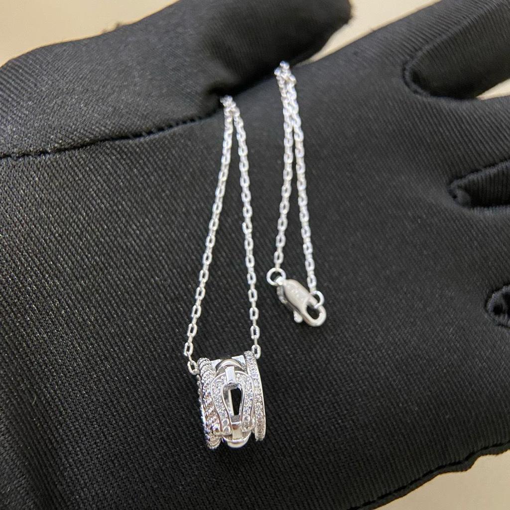 2025 Red House Series V Gold Diamond Horseshoe Necklace - Elegant Women's Fashion Clavicle Jewelry