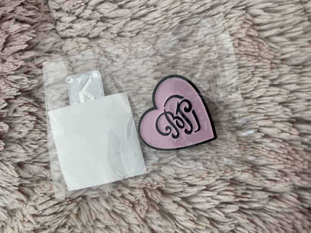 [USED] BLACKPINK Verdy Collaboration Pin Badge Korea Exclusive Pop-Up