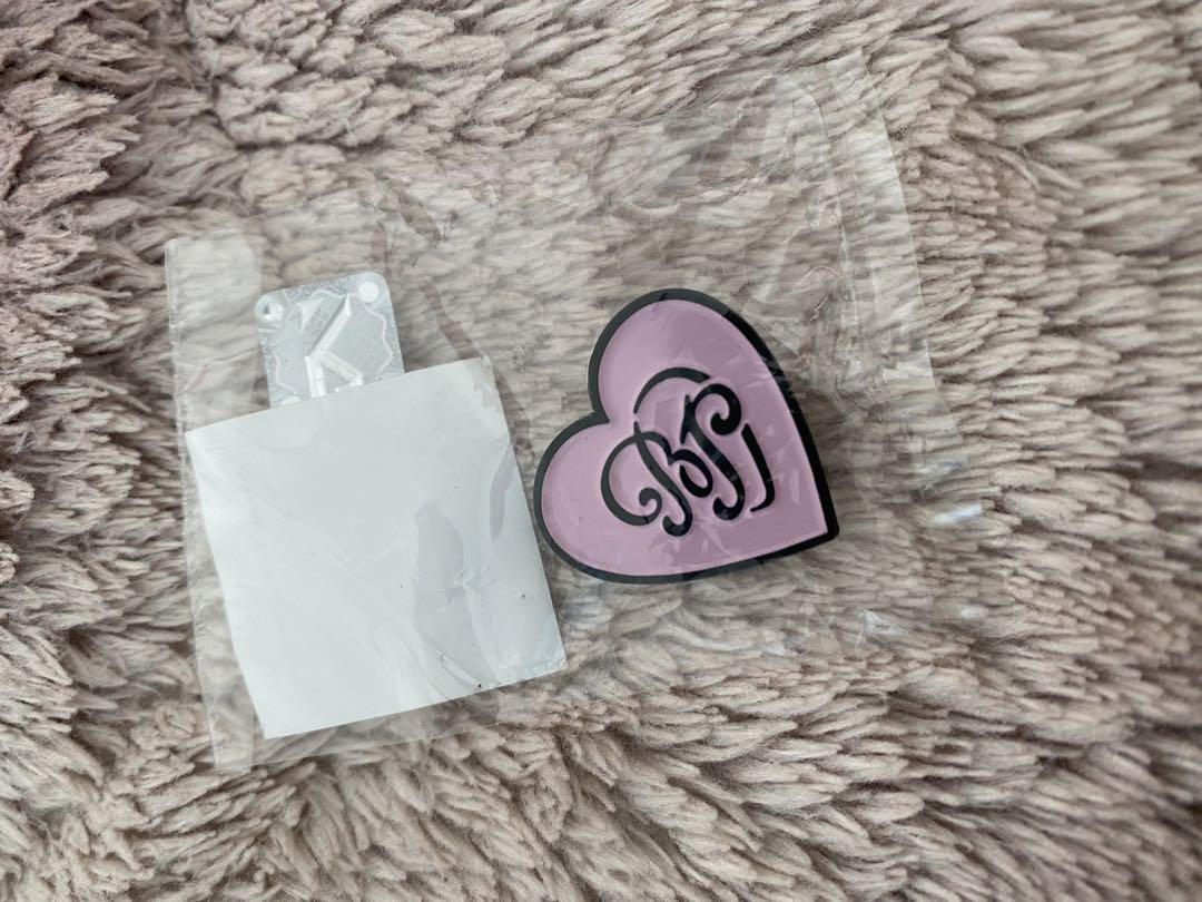 

[USED] BLACKPINK Verdy Collaboration Pin Badge Korea Exclusive Pop-Up