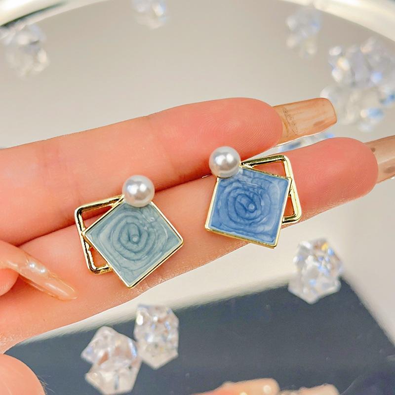 

Квадратные корейские женские геометрические серьги с имитацией жемчужного масла, темпераментные серьги-гвоздики, матовые синие простые украшения для ушей