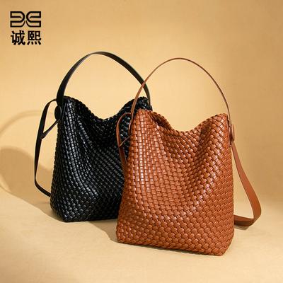 Retro Large-capacity Bucket Bag, Genuine Leather One-shoulder Underarm Fashion Woven Women's Bag, High-end Portable Mother and Child Bag