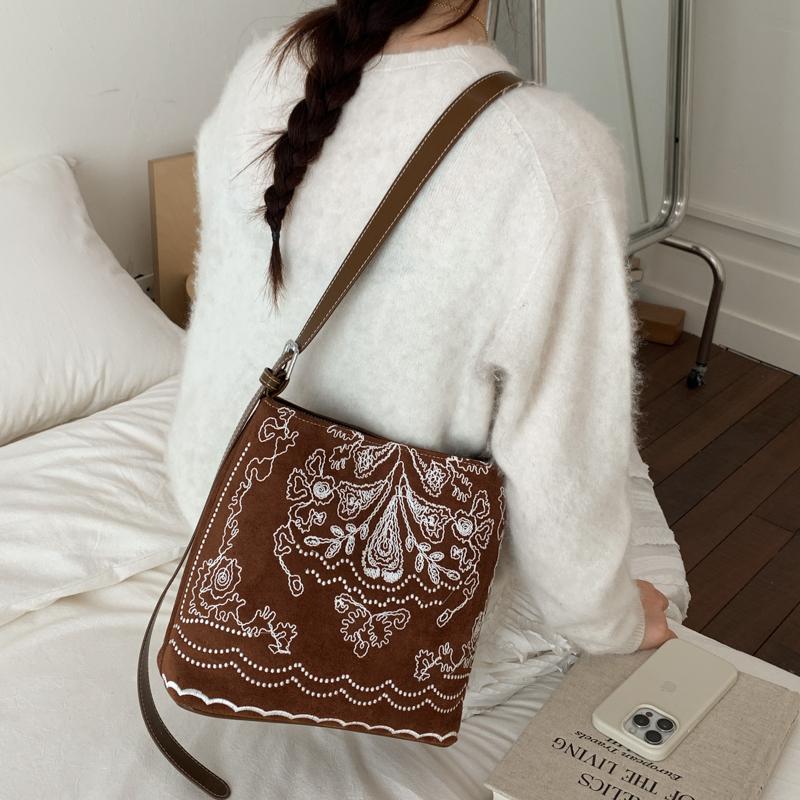 Embroidered Floral Crossbody Bag with Lg Strap Fashi Shoulder Bag