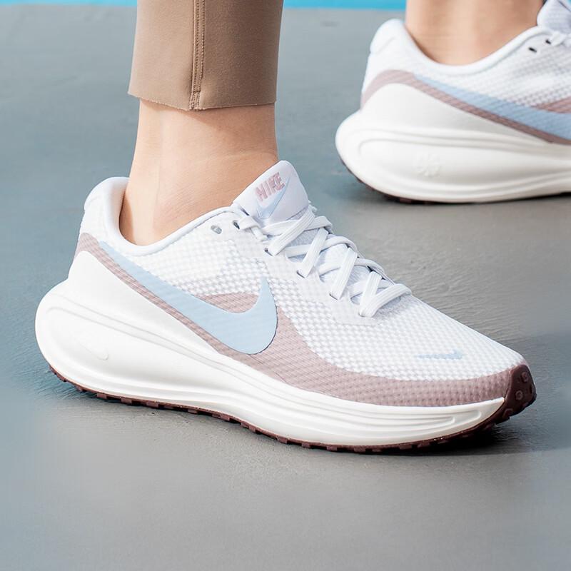 Nike Women s Revolution 8 Running Shoes US 6