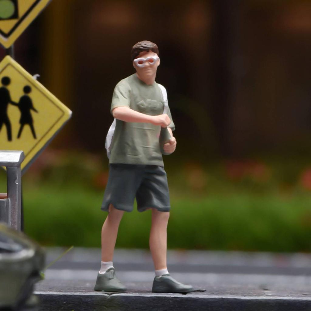 Casual Clothing Resin Miniature Male Figure Hand Painted 1 64 Scale for Diorama
