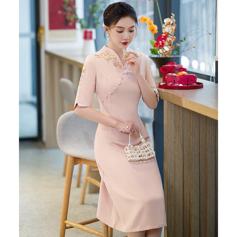 2025 Spring Elegant Pink Cheongsam Dress for Mother-in-Law's Wedding